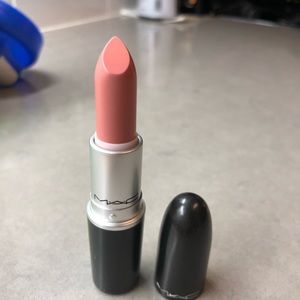 MAC Lipstick in Aloof